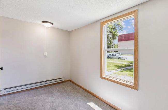 Building Photo - 111 6th Ave S