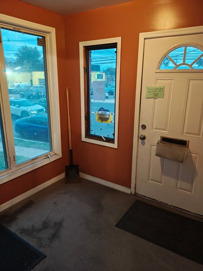 Building Photo - 645 E St Georges Ave