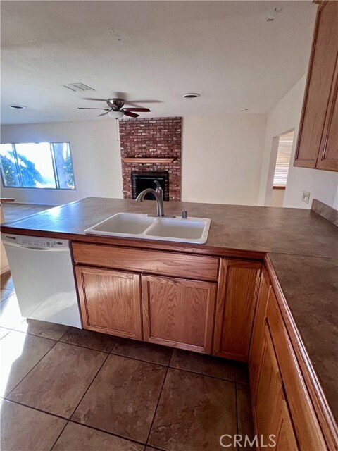 Building Photo - 44519 Foxton Ave