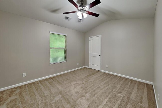 Building Photo - 119 Spring Forrest Ln
