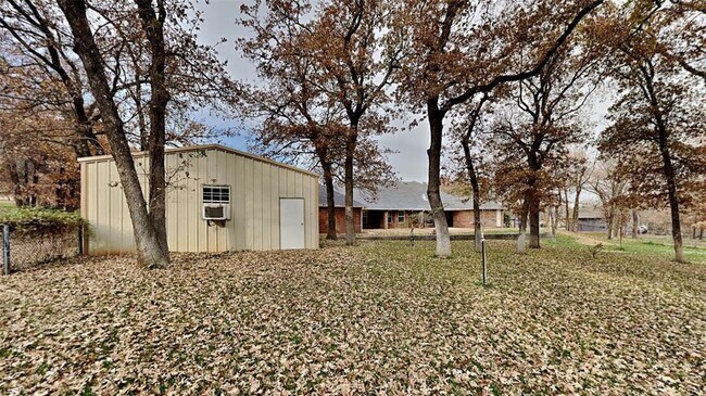 Building Photo - 1590 Deerwood Tr