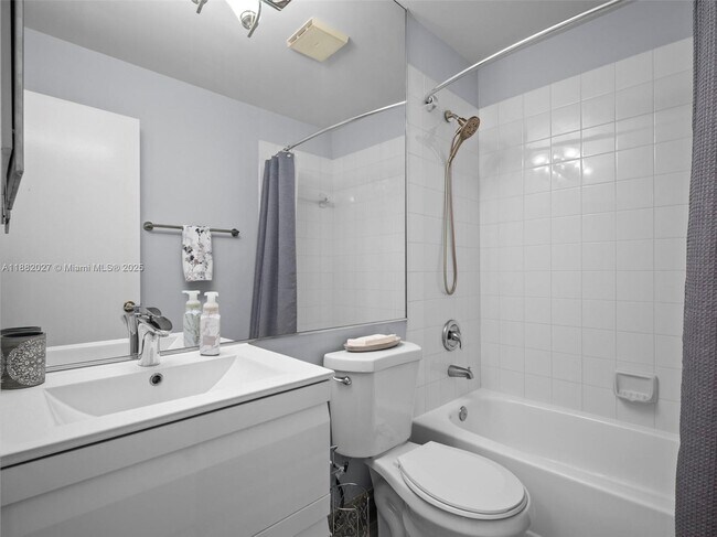 Building Photo - 9908 SW 117th Pl