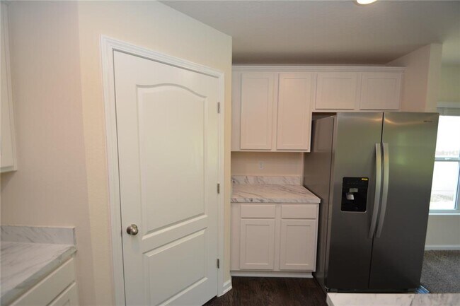 Building Photo - 664 Grand Reserve Dr