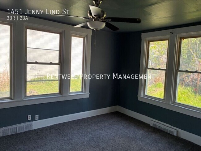 Building Photo - 1451 Jenny Lind St
