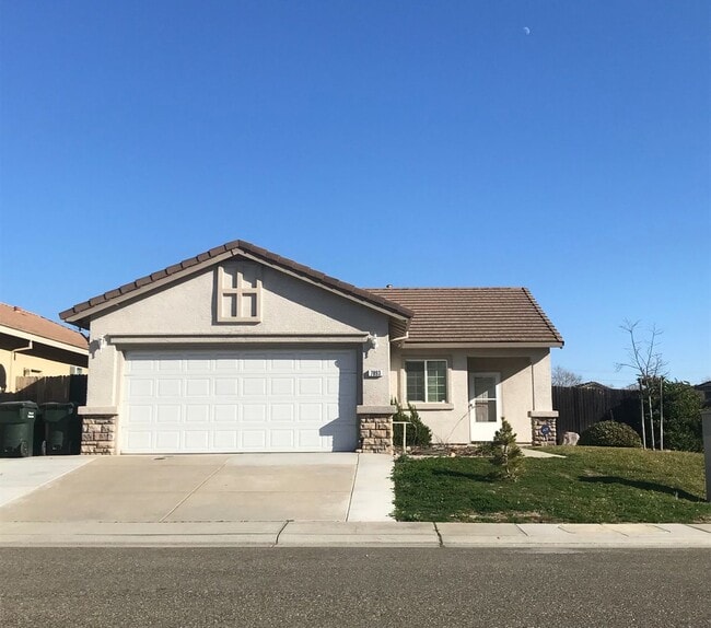 Primary Photo - Updated 3bed/2bath home in Churchhill Downs