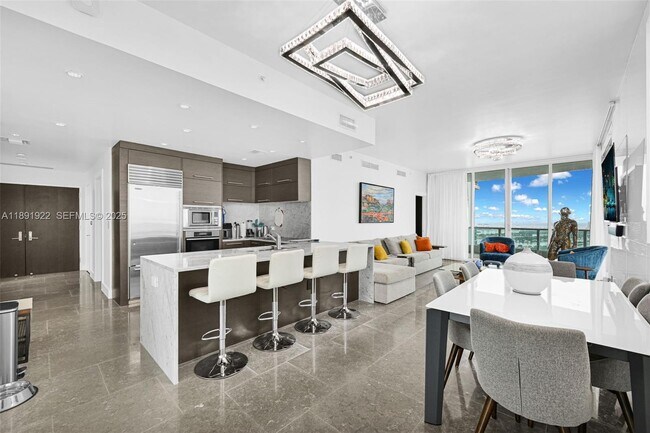 Building Photo - 900 Biscayne Blvd