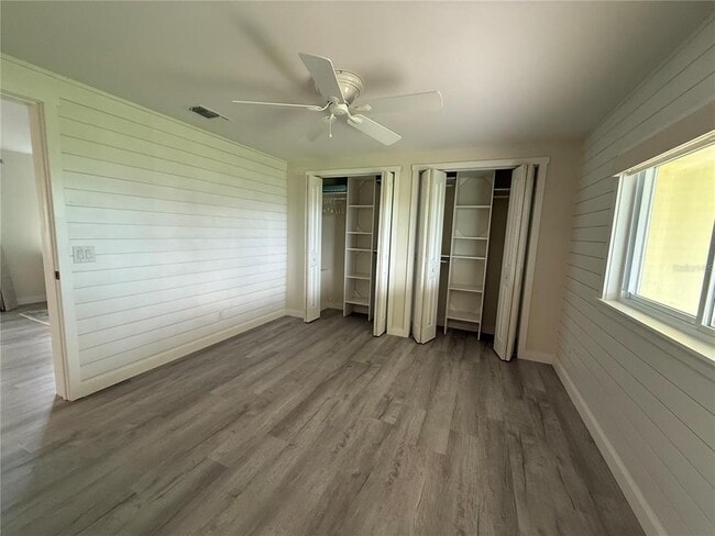 Building Photo - 637 Los Altos