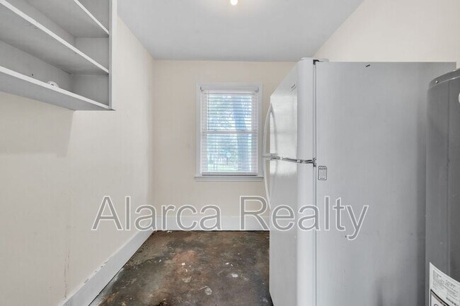 Building Photo - 3733 Manchester Dr