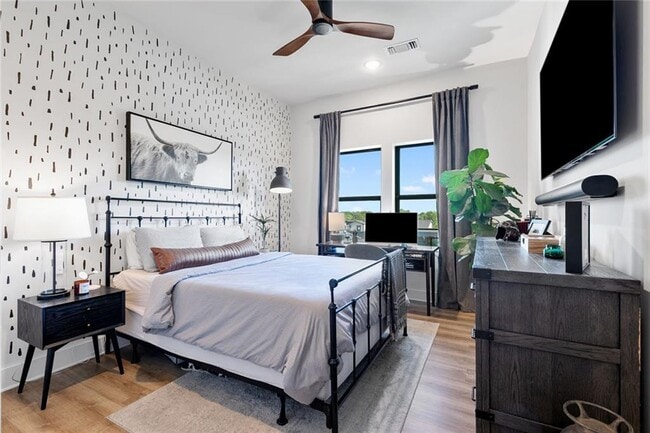 Building Photo - 112 Rogers St NE