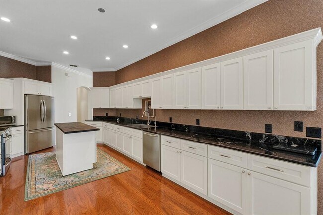 Building Photo - 2702 Prestwick Dr