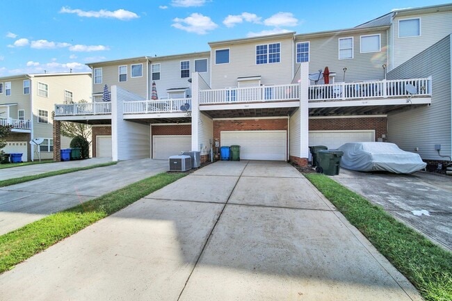 Building Photo - Lovely 3 Bed 2.5 Bath Townhome in Mint Hill!