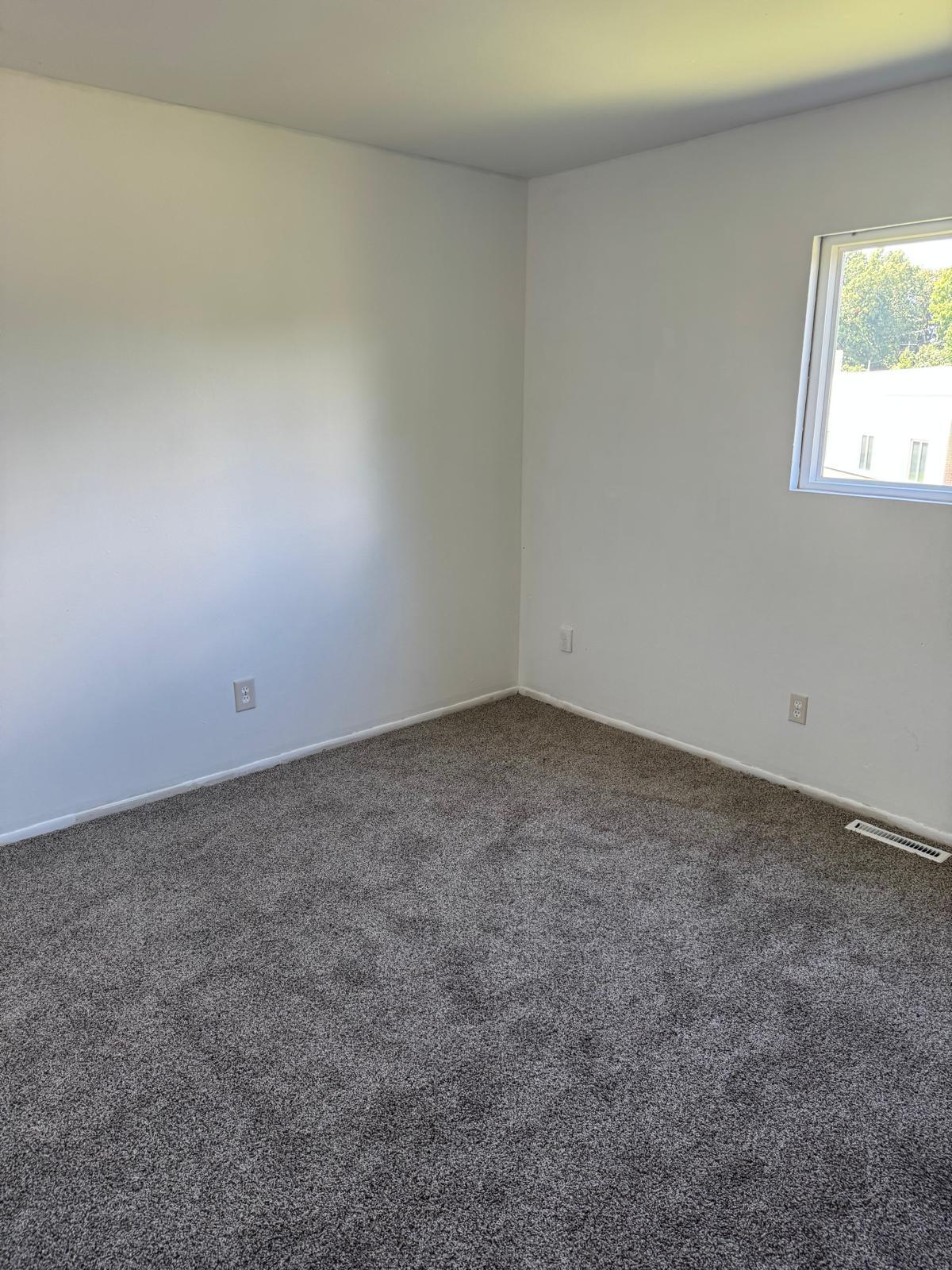 Building Photo - 6020 Briarcliff Path
