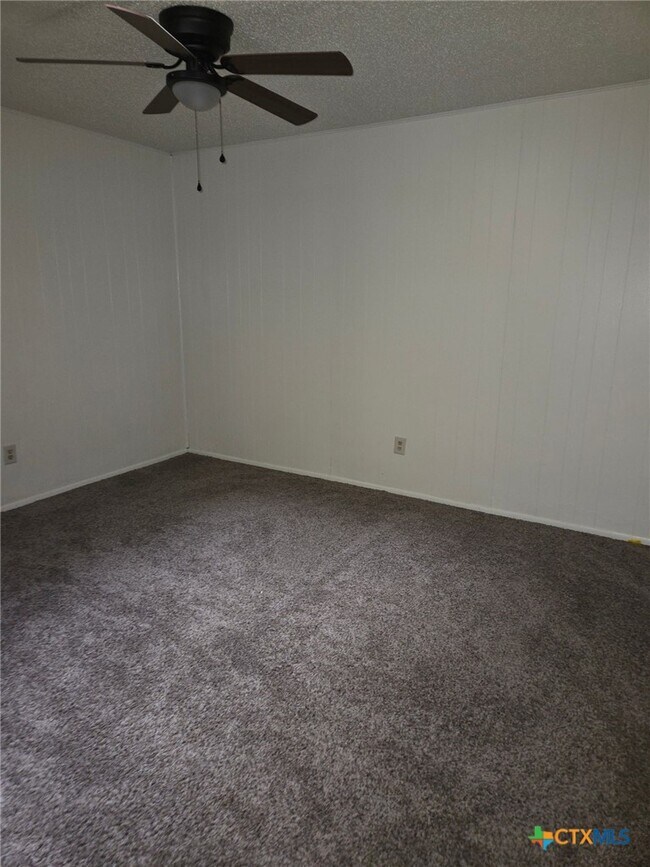 Building Photo - 601 Sunset Ln