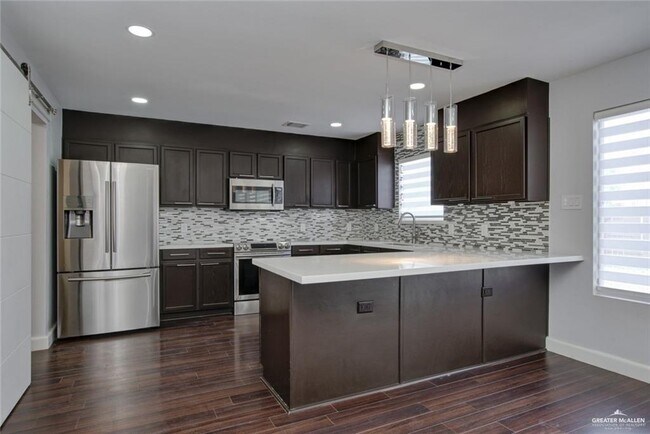 Building Photo - 41 San Fabian St