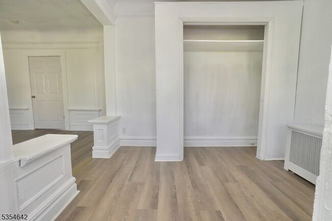 Building Photo - 26 Treacy Ave