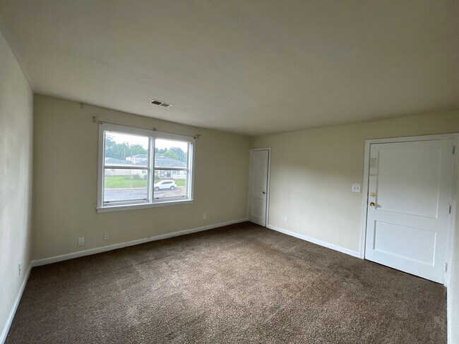 Building Photo - Fairfield Apartments - Ensley