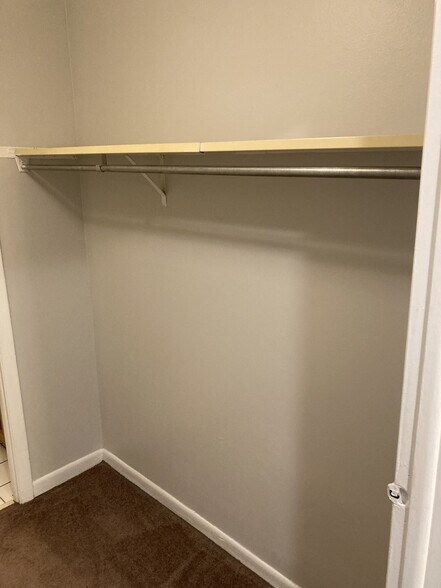 Building Photo - 5800 Oakwood Dr