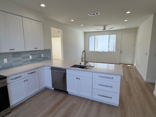 Building Photo - 6170 Briercrest Ave