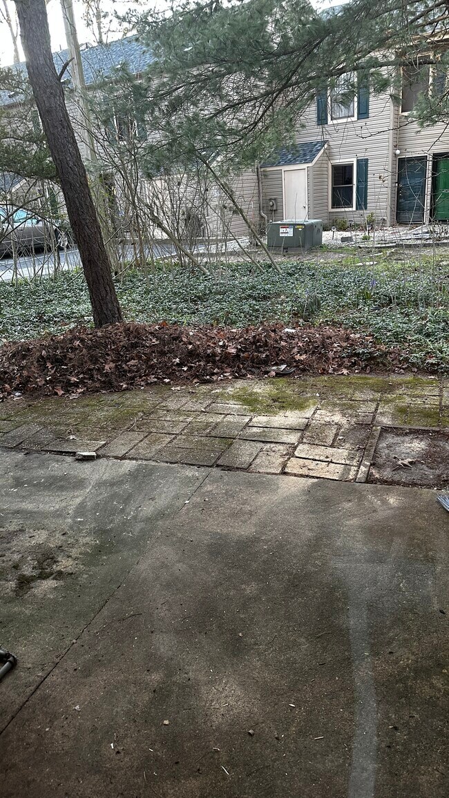 Building Photo - 1101 Bromley Est