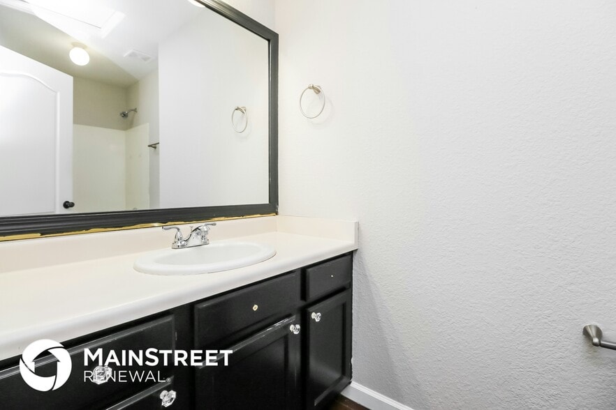 Building Photo - 42478 W Hillman Dr
