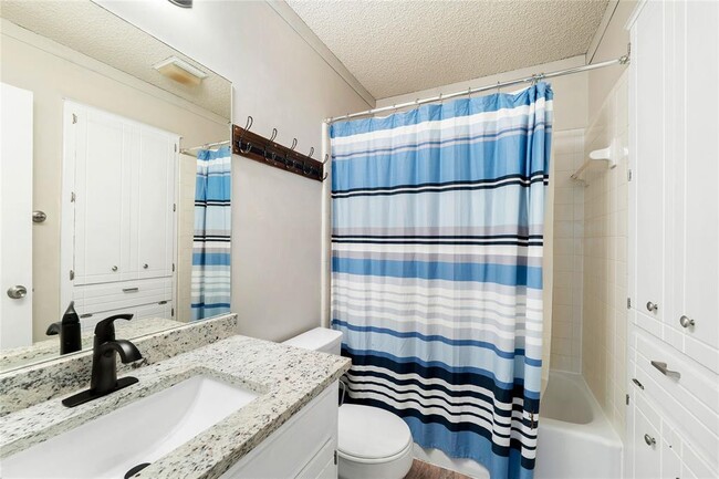Building Photo - 3222 Tamarron Blvd