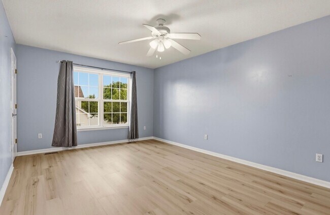 Building Photo - ? Luxury Living in Saginaw Township | 4 Bed • 4 Bath ?