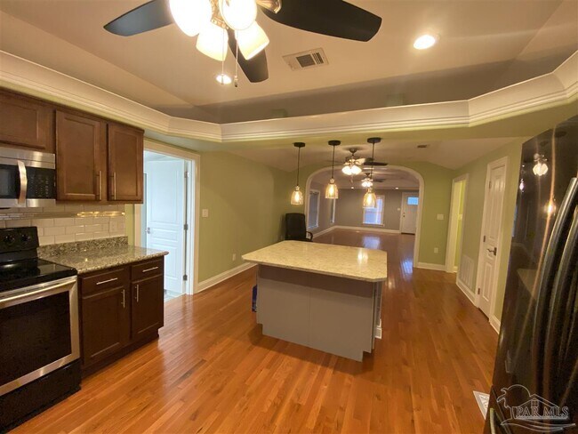Building Photo - 3263 Damon Dr