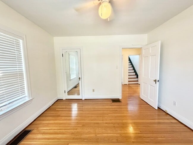 Building Photo - 2414 Brighton Dr