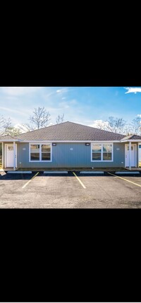 Building Photo - 1305 Dolph St