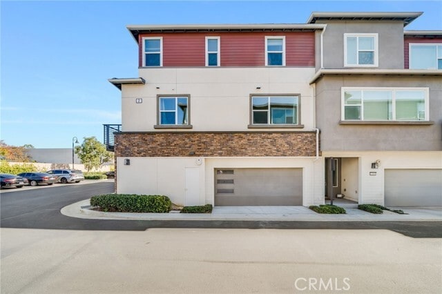 Building Photo - 221 Carmona