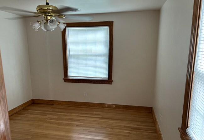 dining room - 108 E Union St