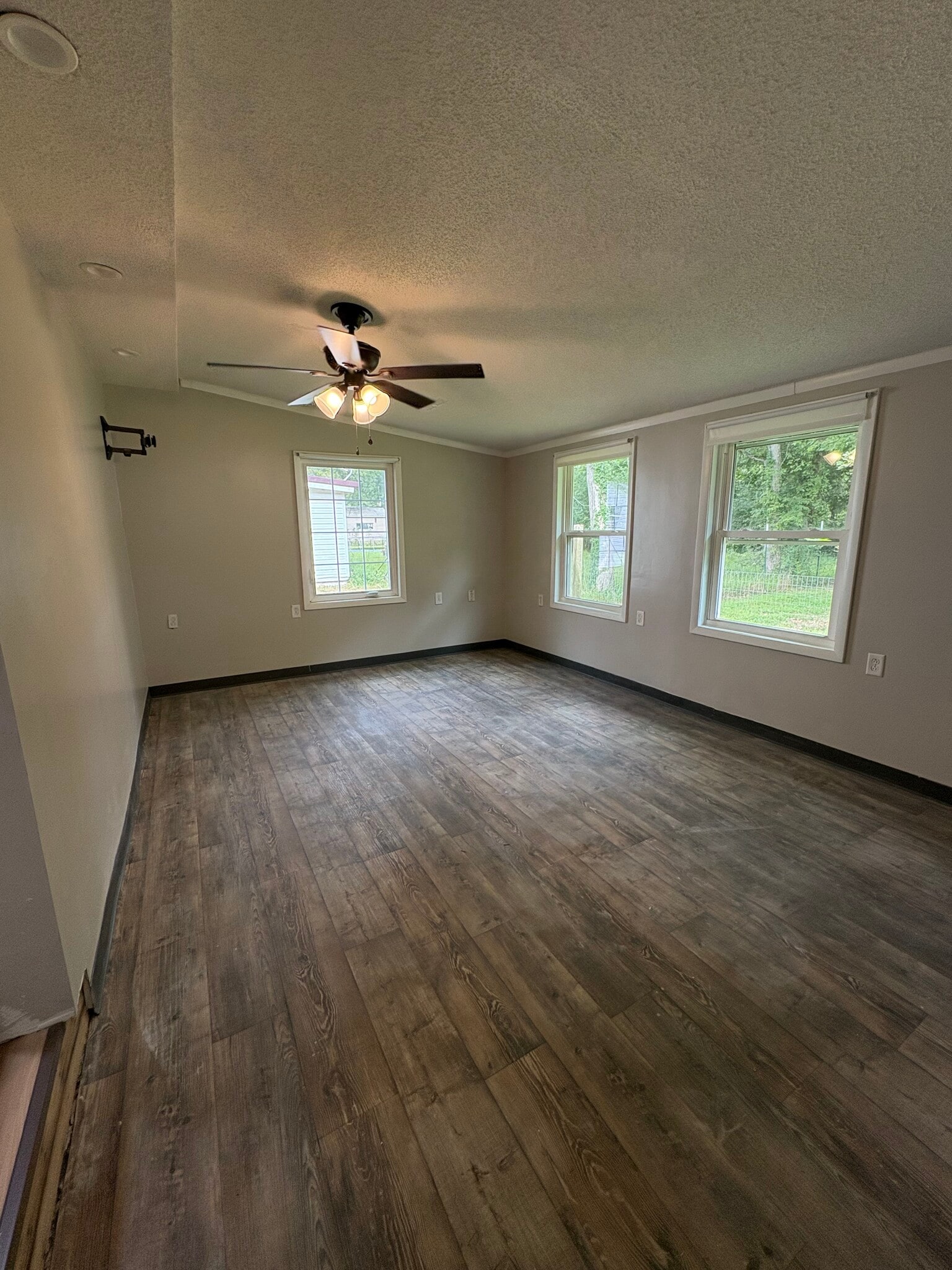 Building Photo - 1213 Starke Ave