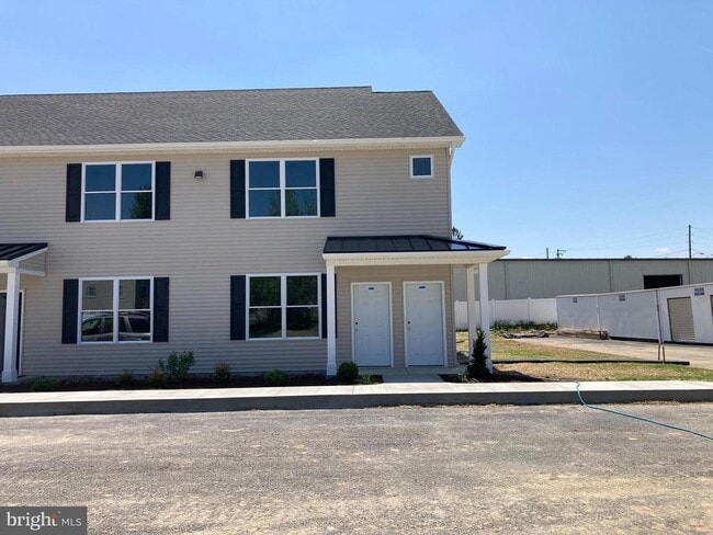 Building Photo - 376 E Main St