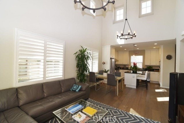 Building Photo - 84 Painted Trellis