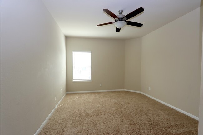 Building Photo - 24527 Lorenzo Glaze Trail