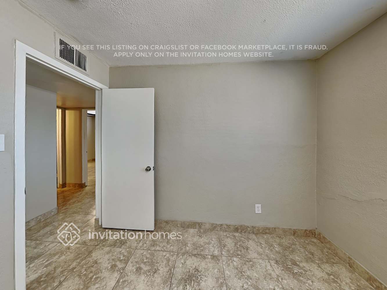 Building Photo - 2211 W Palo Verde Dr