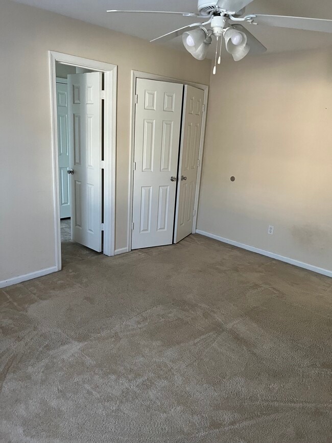 Building Photo - 305 Garcia Dr
