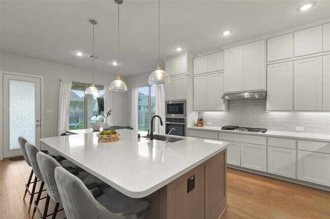 Building Photo - 17366 Camillia Trails