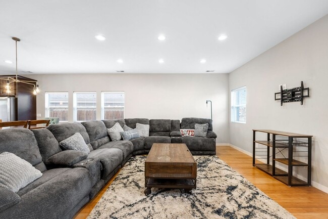 Building Photo - 3BD, 2.5BA Half-Duplex for Lease in Commerce City with 2-Car Garage