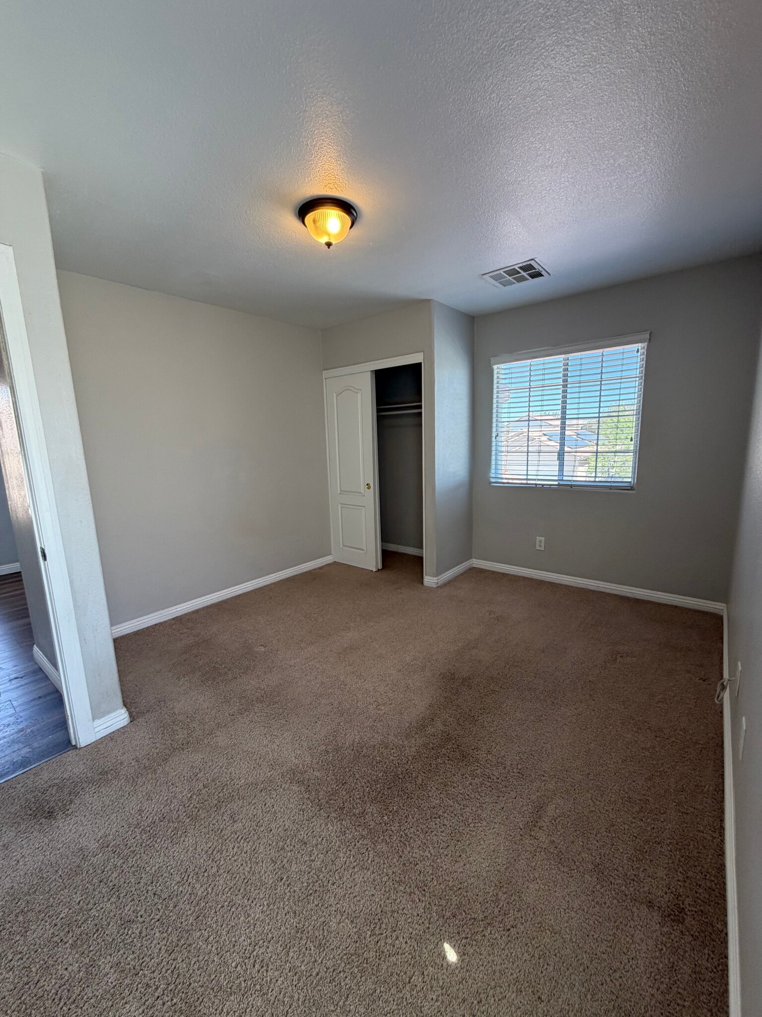 Building Photo - 9521 Grand Fir Ct