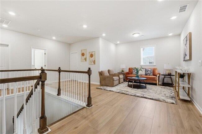 Building Photo - 8820 Shipton Cir