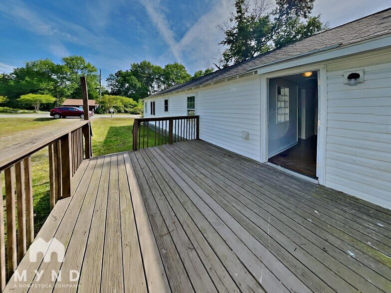 Building Photo - 110 Hamilton Dr