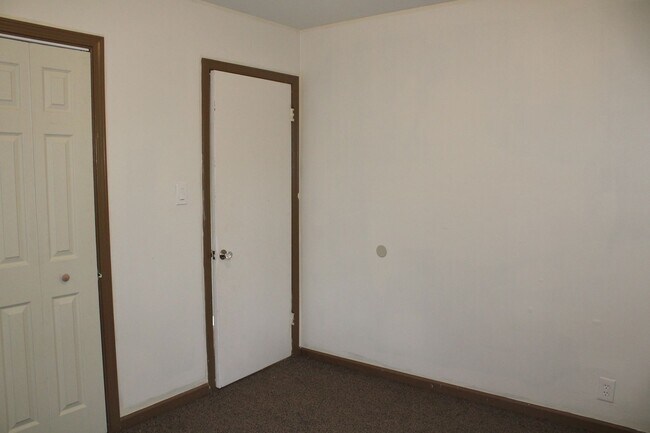 Building Photo - 3922 Herrick St