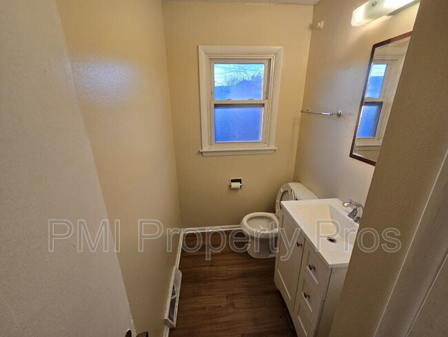 Building Photo - 6901 N 42nd St