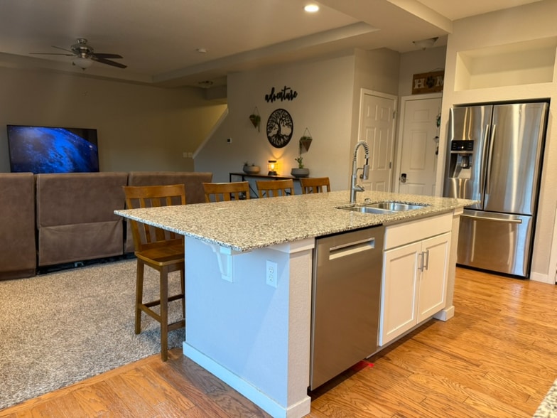 Building Photo - 7366 Weatherwood Dr