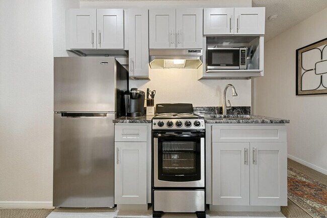 Building Photo - 6380 S Boston St