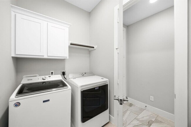 Building Photo - 13207 Terania Clf Trce