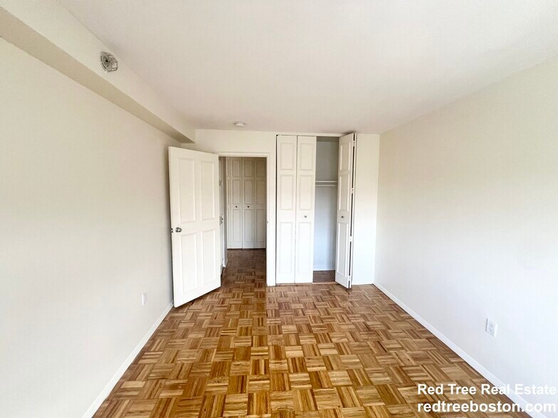 Building Photo - 175 Freeman St