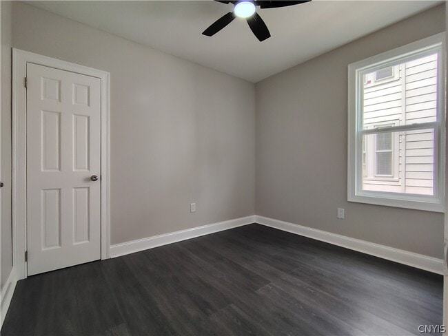 Building Photo - 1539 Taylor Ave