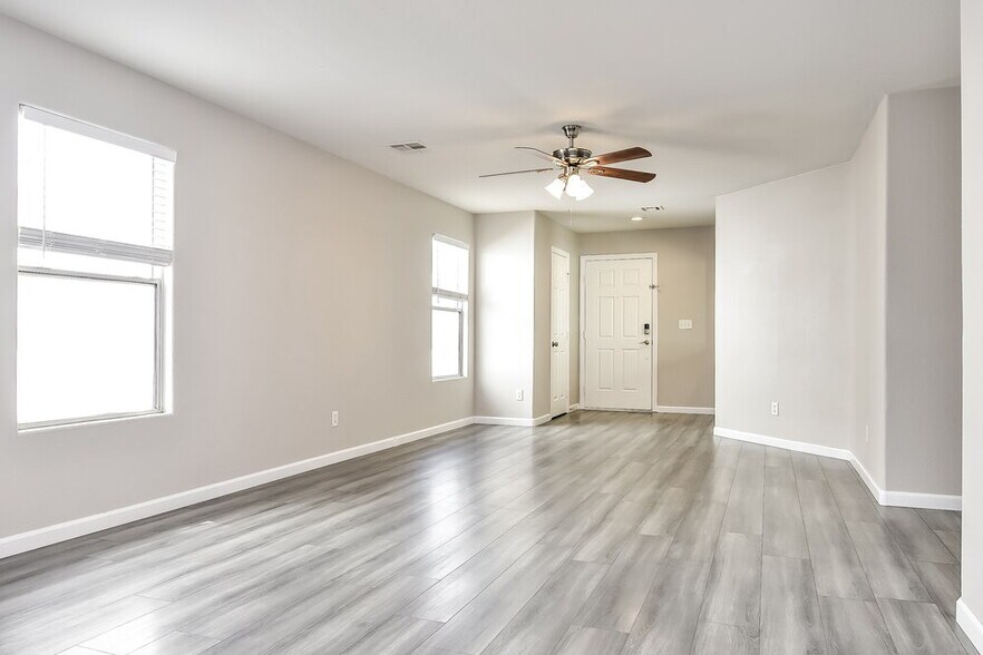 Building Photo - 7833 Lovely Pine Pl